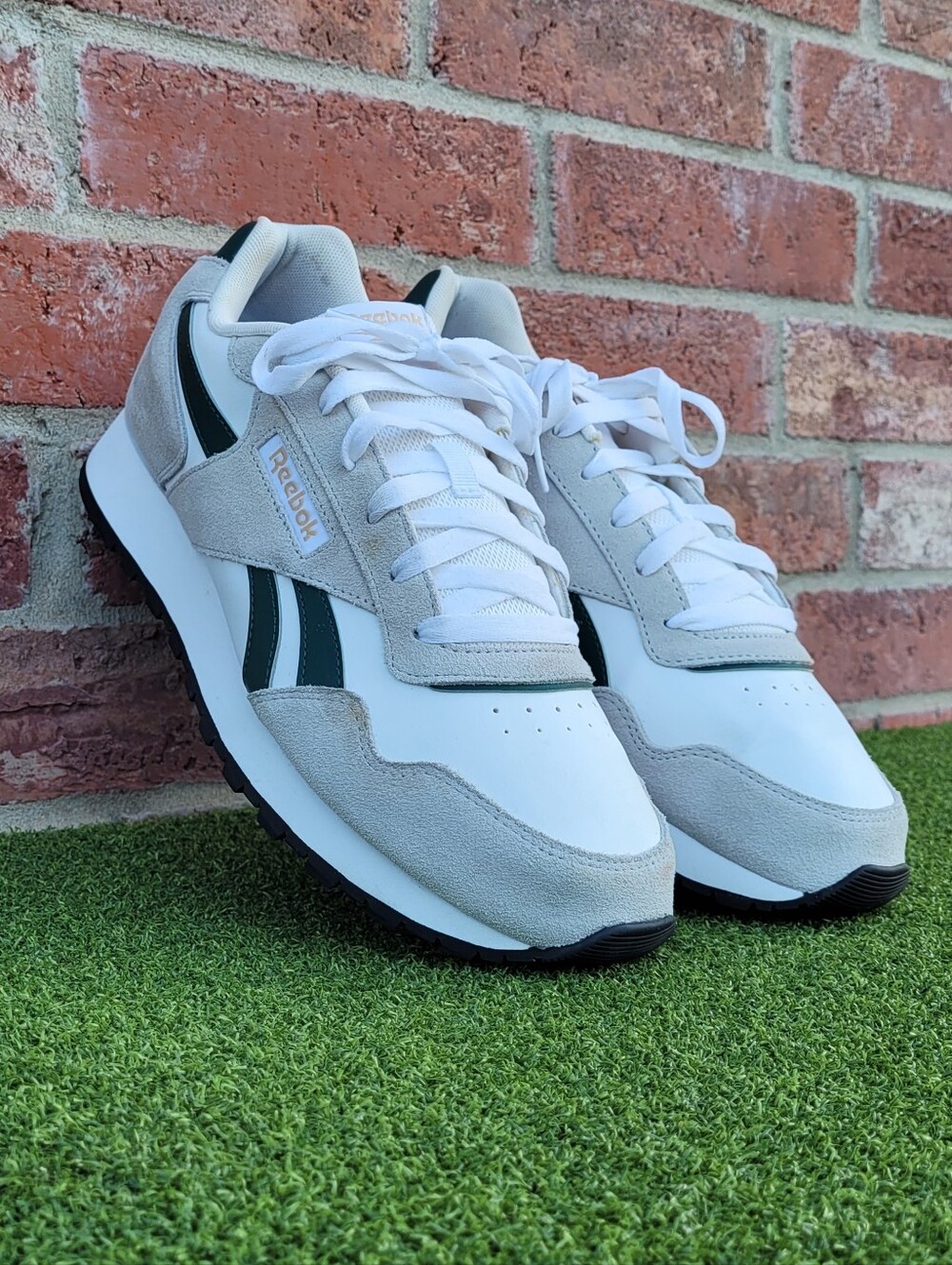 Mens REEBOK Classic Retro Running Shoes - US Size 11.5M